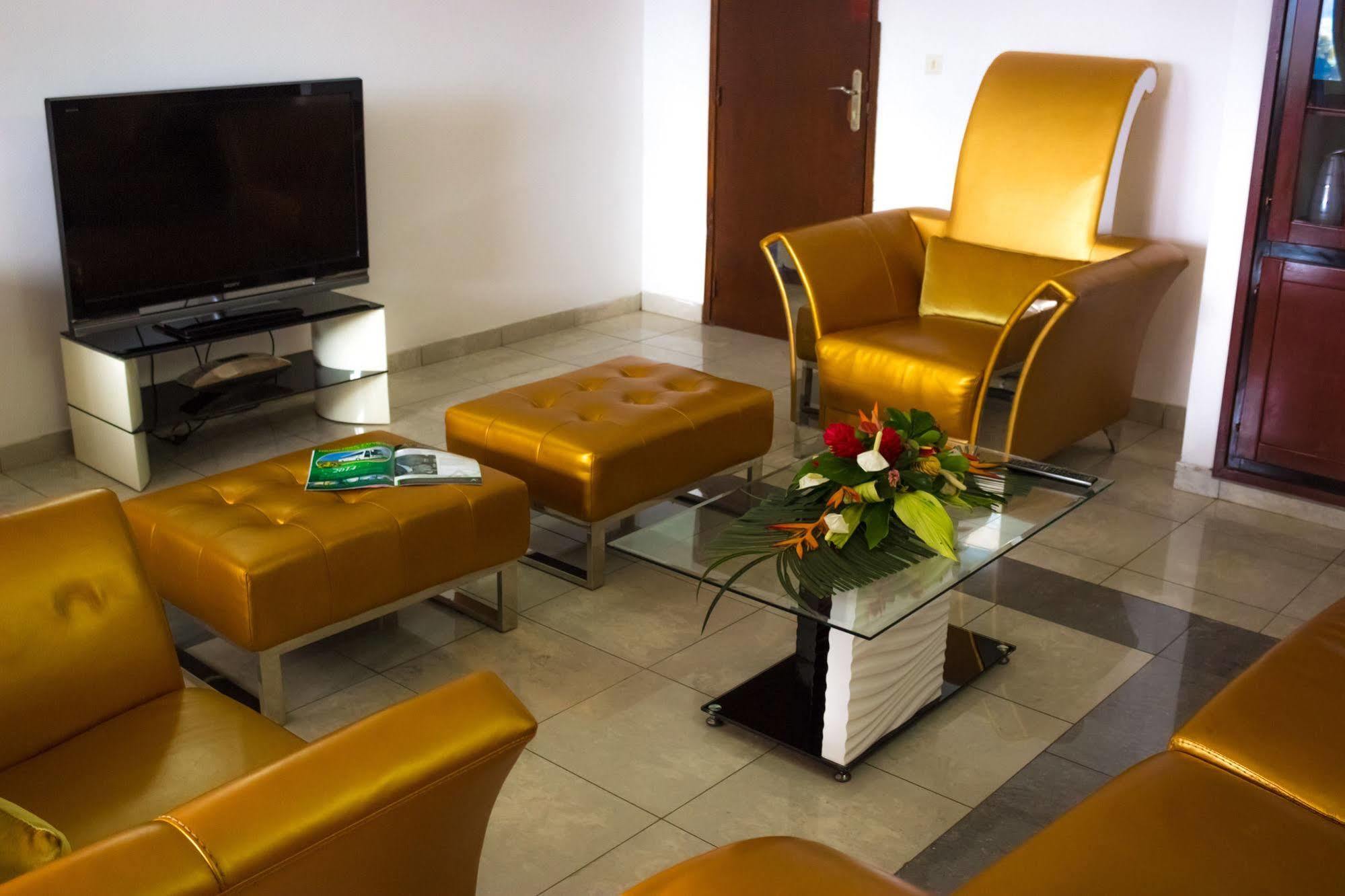 Hotel Azur Yaoundé Exteriér fotografie