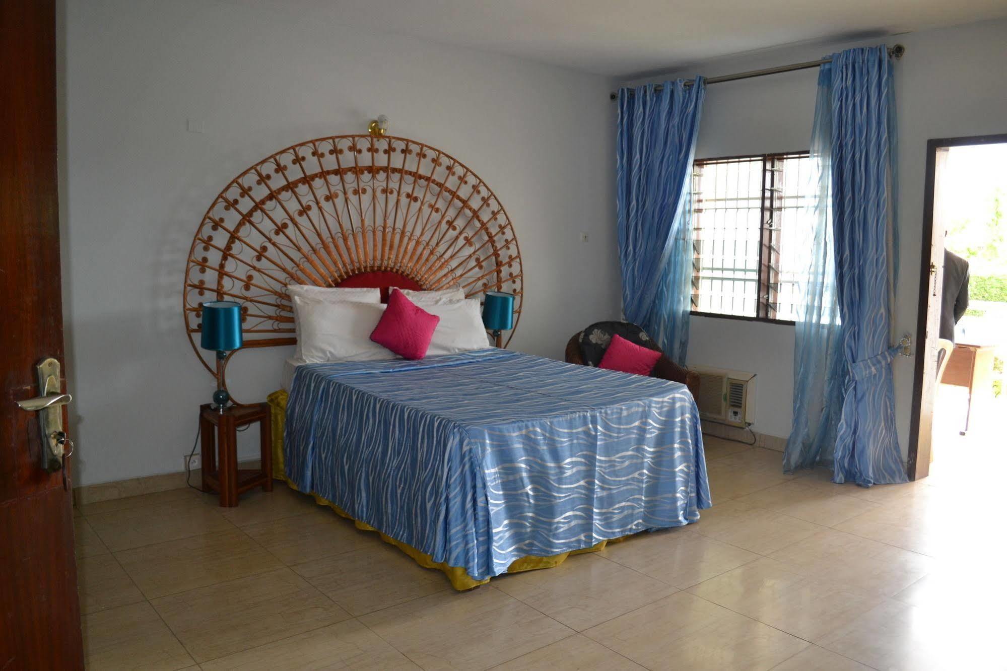 Hotel Azur Yaoundé Exteriér fotografie